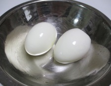 肩ロースとゆで卵のさっぱり煮　【下準備】①