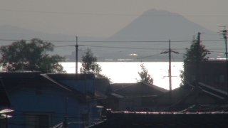 窓から見た琵琶湖（5月5日6時30分頃）