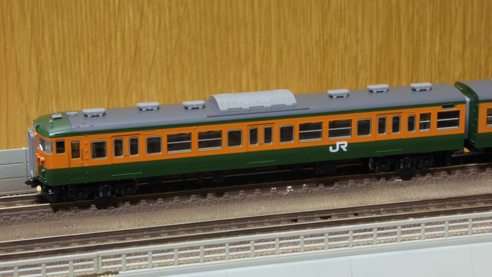 TOMIX 115系300番台（湘南色） 入線 ～その2～ | 気軽にNゲージ＠鉄道模型を楽しむ