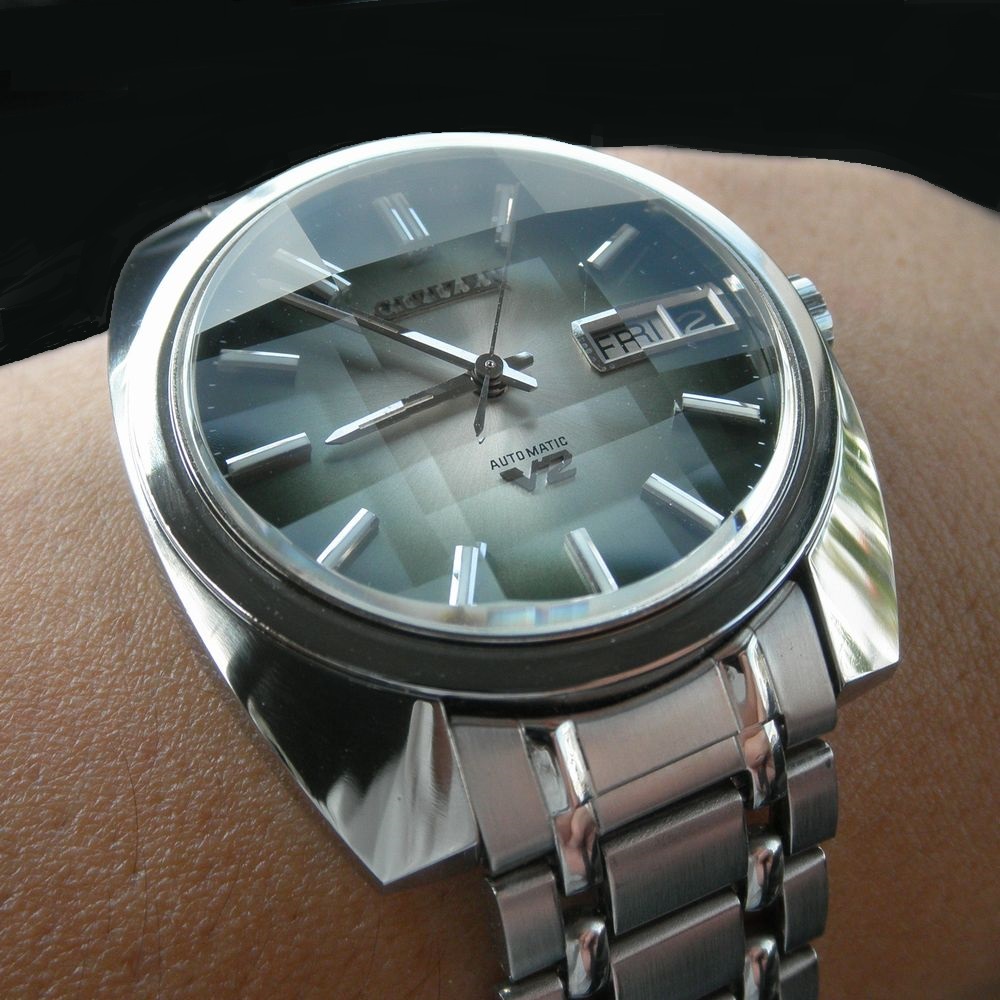 シチズン セブンスターV2  26jewels\n自動巻き腕時計 稼働品です。