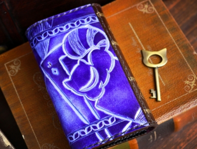 紫のチェシャ猫洋古書風キーケース