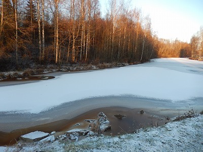 川と雪3