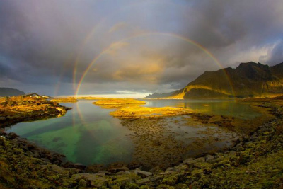 unusual-multiple-rainbow-norway-696x464.jpg