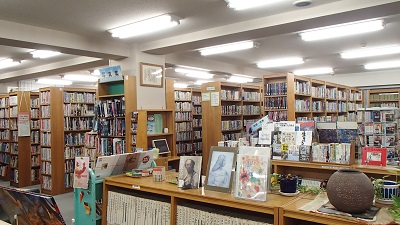 伊奈学園　図書館