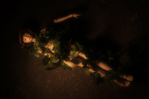 PARABOX、47グレーテルの閉眼ヘッドをメイクした、眠る乙女、葉子。素肌に蔦の葉を絡ませて、永遠に眠る少女になりました。