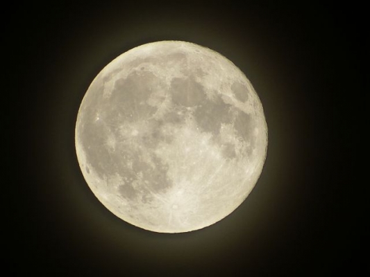 moon63456345.jpg